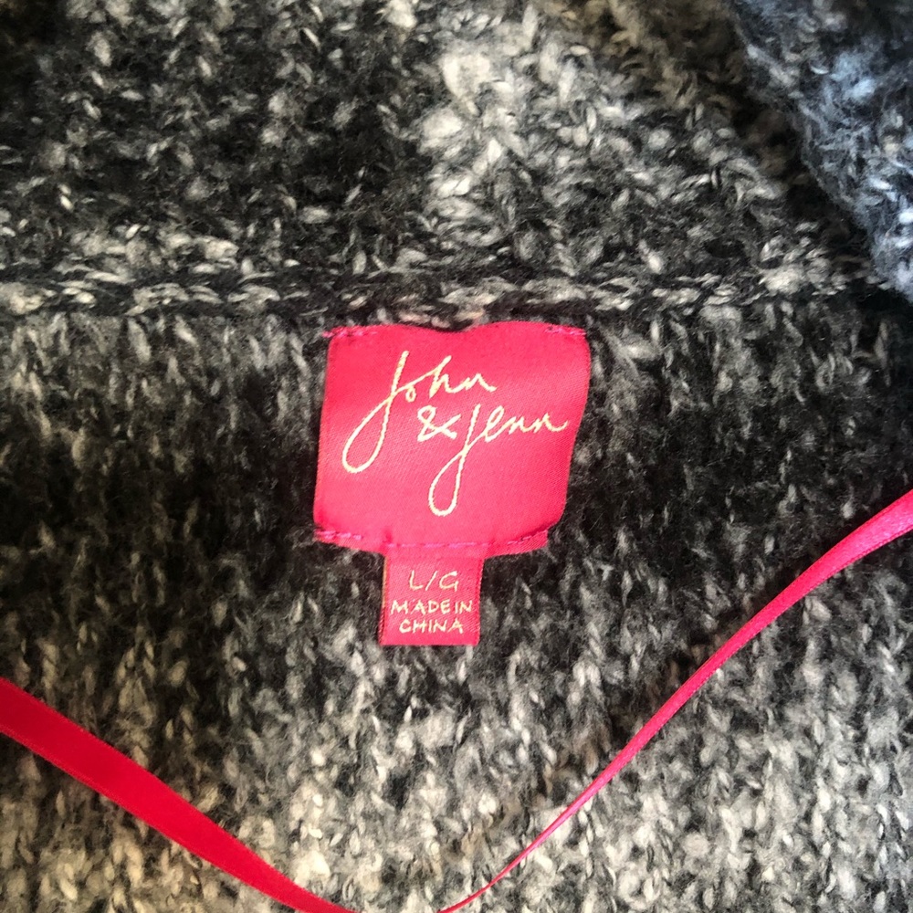 John & Jenn Blanket Wrap Sweater - Picture 5 of 7